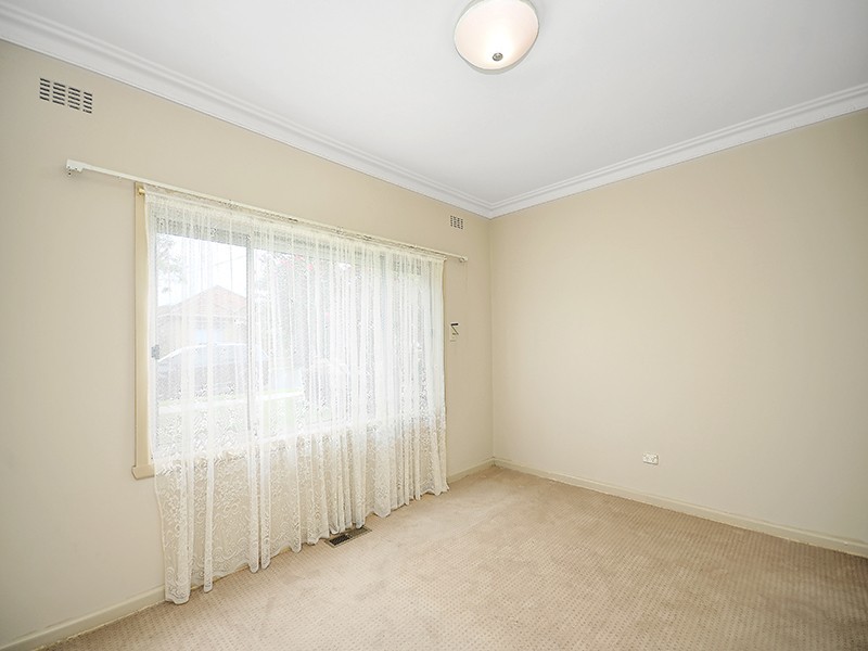 37 Jackson Street, Niddrie, VIC 3042 - Thumbnail 2 - 23/05/2019