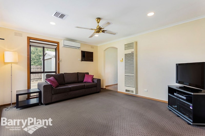 28 Edwards Drive, Altona Meadows, VIC 3028 - Thumbnail 1 - 20/05/2019