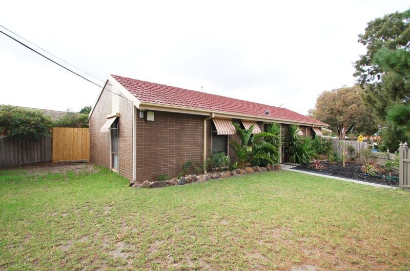 82 Eldorado Crescent, Meadow Heights, VIC 3048 - Thumbnail 2 - 20/05/2019