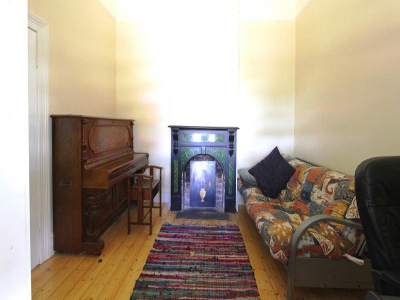 207 Cobden Street, Mount Pleasant, VIC 3350 - Thumbnail 2 - 23/05/2019