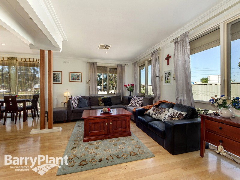 2/115 Station Road, Deer Park, VIC 3023 - Thumbnail 2 - 20/05/2019