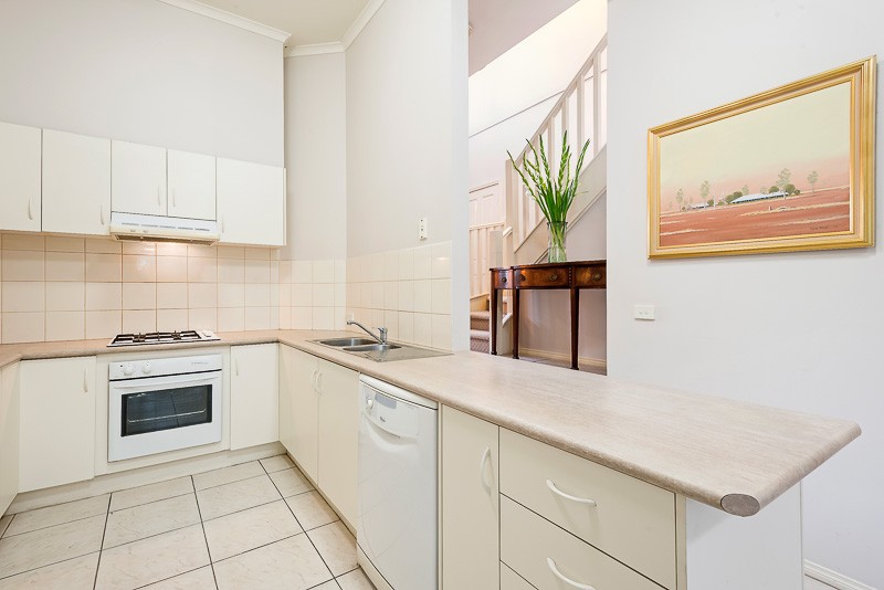 8/14-16 Bowen RoadDoncaster East, VIC 3109, Doncaster East - Thumbnail 3