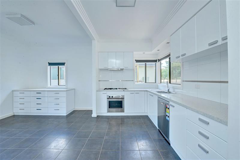 213 Russell Street, Newington, VIC 3350 - Thumbnail 1 - 23/05/2019