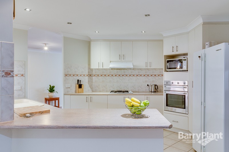7 Liam Close, Hillside, VIC 3037 - Thumbnail 1 - 20/05/2019