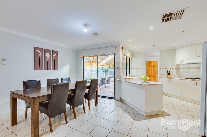 7 Liam Close, Hillside, VIC 3037 - Thumbnail 2 - 20/05/2019