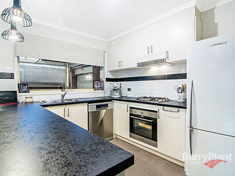 6 Chateau Close, Hoppers Crossing, VIC 3029 - Thumbnail 2 - 20/05/2019