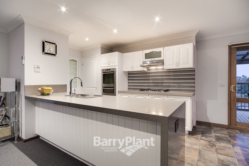 3 Balmoral Way, Pakenham, VIC 3810 - Thumbnail 2 - 20/05/2019