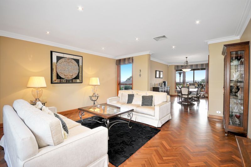 47 Craig Hill Drive, Wheelers Hill, VIC 3150 - Thumbnail 1 - 20/05/2019