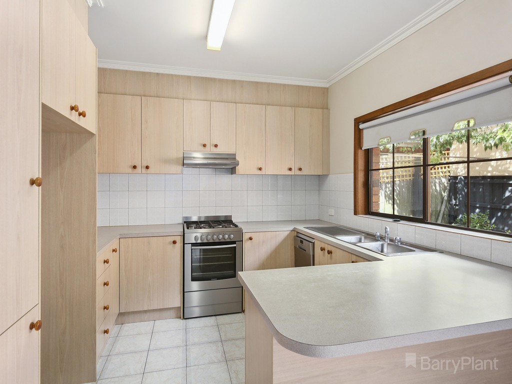 1/37 Toorak Avenue, Croydon, VIC 3136 - Thumbnail 2 - 03/05/2016