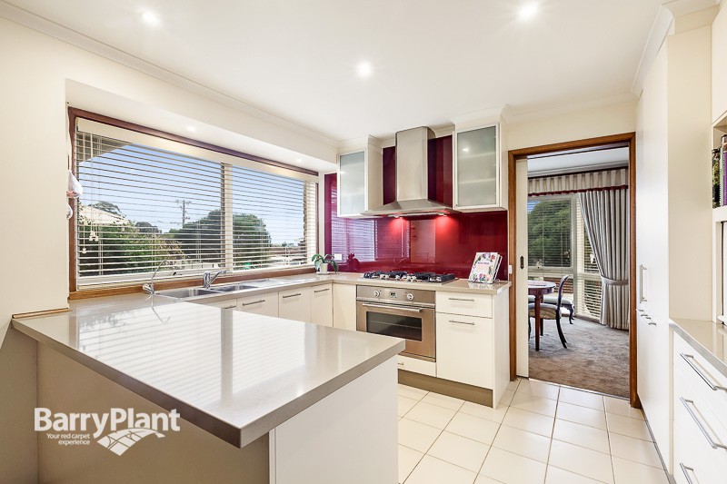 8 Mount Erin Crescent, Frankston South, VIC 3199 - Thumbnail 2 - 20/05/2019