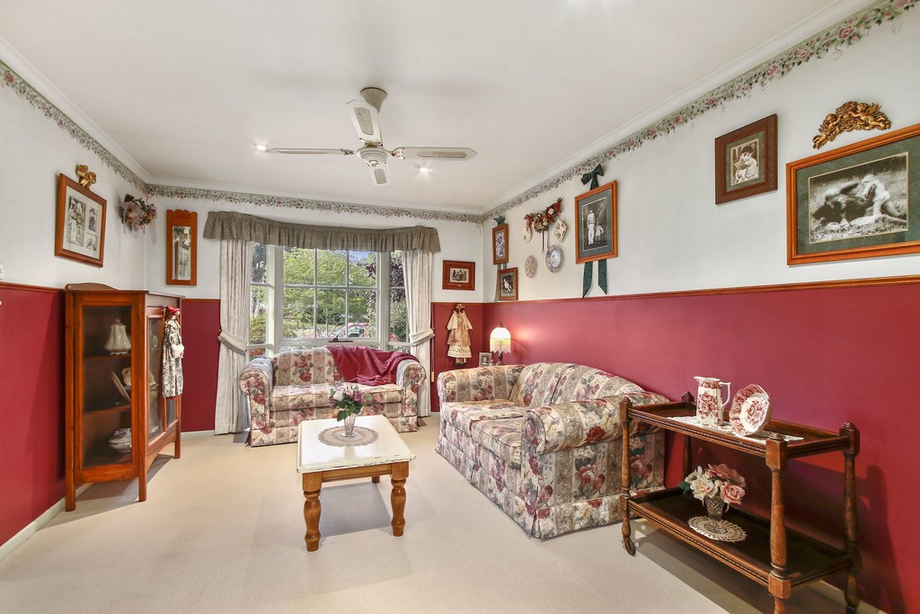 32 Chevalier Crescent, Mooroolbark, VIC 3138 - Thumbnail 2 - 17/05/2016