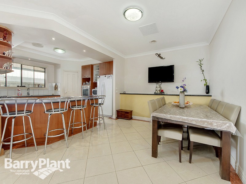 14 Newhaven Way, Cairnlea, VIC 3023 - Thumbnail 2 - 20/05/2019