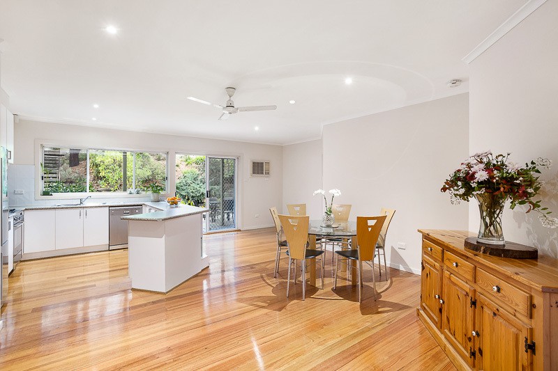 5 Sovereign Rise, Diamond Creek, VIC 3089 - Thumbnail 2 - 20/05/2019