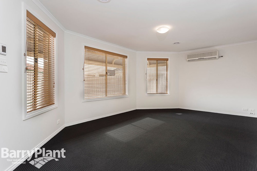 2/22 Spicer Boulevard, Altona Meadows, VIC 3028 - Thumbnail 2 - 20/05/2019