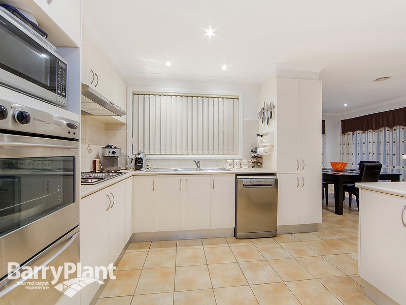 6 Lansdowne Road, Cairnlea, VIC 3023 - Thumbnail 1 - 23/05/2019