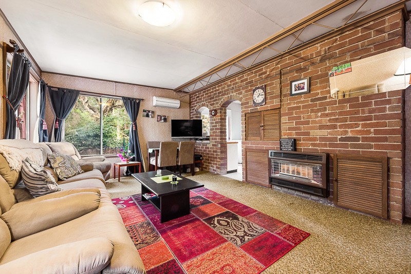 74 Clyde Street, Diamond Creek, VIC 3089 - Thumbnail 2 - 20/05/2019