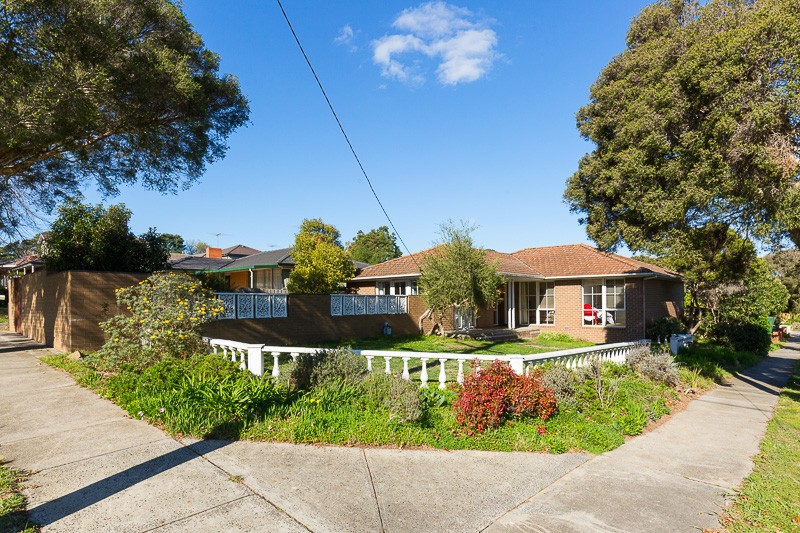 6 Ross Street, Doncaster East, VIC 3109 - Thumbnail 2 - 20/05/2019