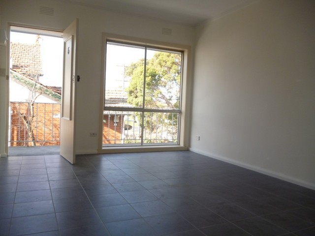 5/70 Glass Street, Essendon, VIC 3040 - Thumbnail 2 - 23/05/2019