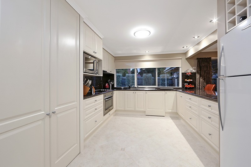 20 Buckingham Drive, Rowville, VIC 3178 - Thumbnail 2 - 20/05/2019