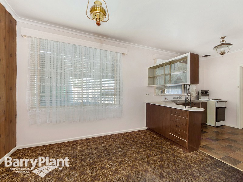 19 Clacton Street, St Albans, VIC 3021 - Thumbnail 2 - 20/05/2019