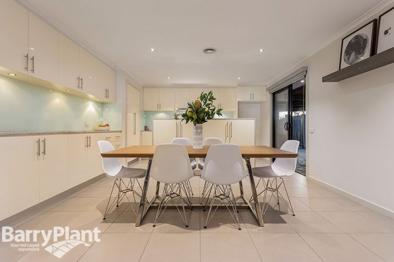 5 Ward Court, Altona Meadows, VIC 3028 - Thumbnail 2 - 20/05/2019