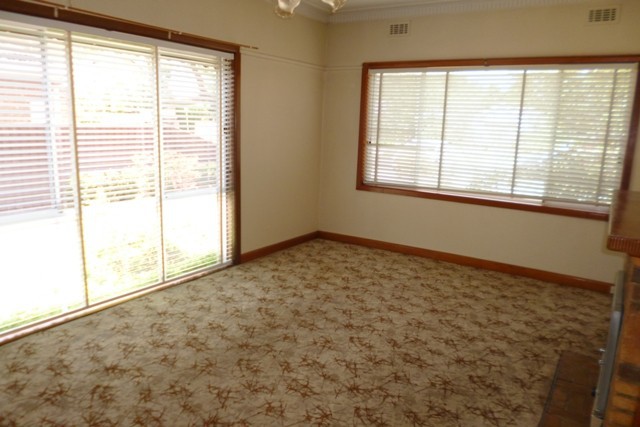 4 Kernan Street, Strathmore, VIC 3041 - Thumbnail 1 - 23/05/2019