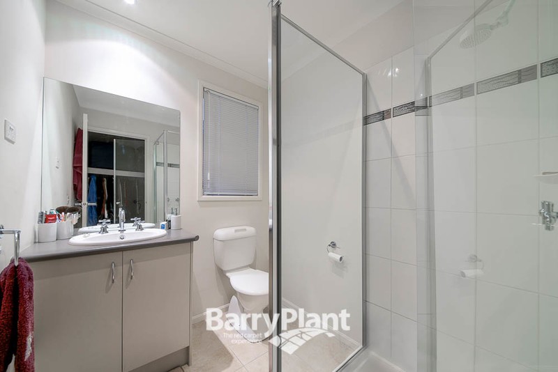 59 Leigh Drive, Pakenham, VIC 3810 - Thumbnail 2 - 20/05/2019