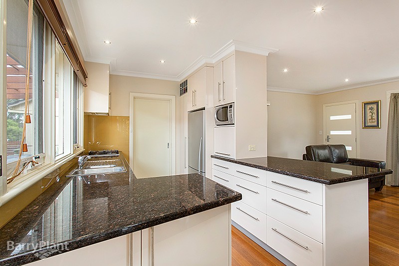 1/30 Sadie Street, Mount Waverley, VIC 3149 - Thumbnail 2 - 20/05/2019