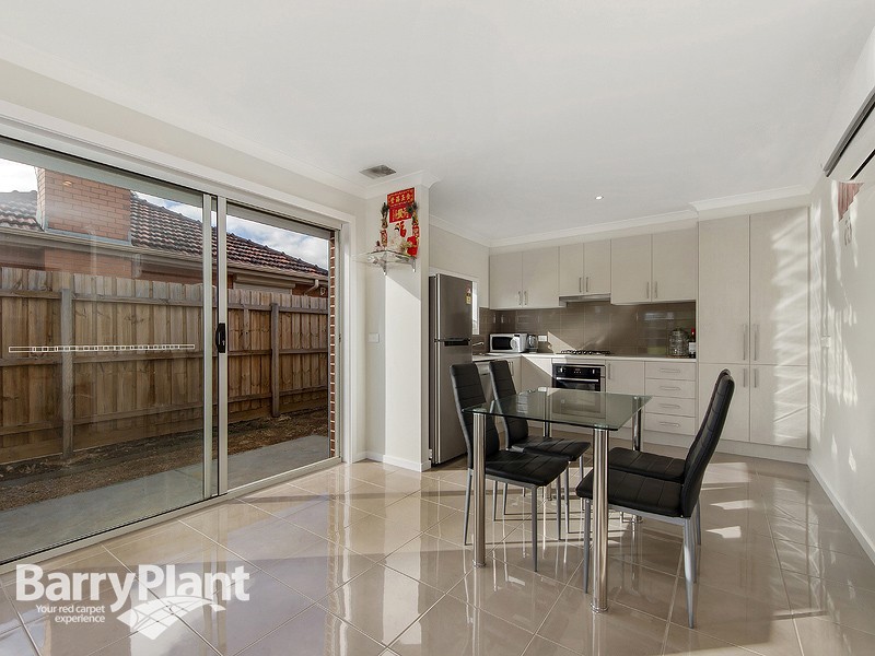 1/10 Miles Street, Deer Park, VIC 3023 - Thumbnail 2 - 23/05/2019