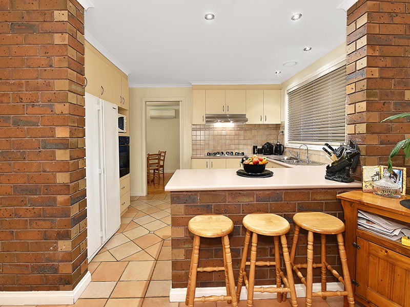 31 Medina Road, Keilor Downs, VIC 3038 - Thumbnail 2 - 20/05/2019