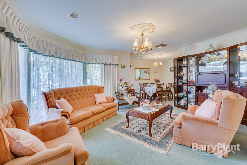 9 Mallard Close, Hillside, VIC 3037 - Thumbnail 2 - 20/05/2019
