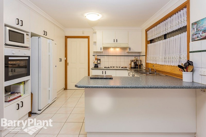 6 McAree Court, Altona Meadows, VIC 3028 - Thumbnail 1 - 20/05/2019