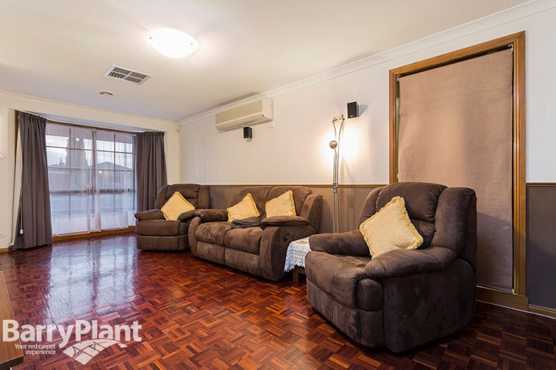 6 McAree Court, Altona Meadows, VIC 3028 - Thumbnail 2 - 20/05/2019