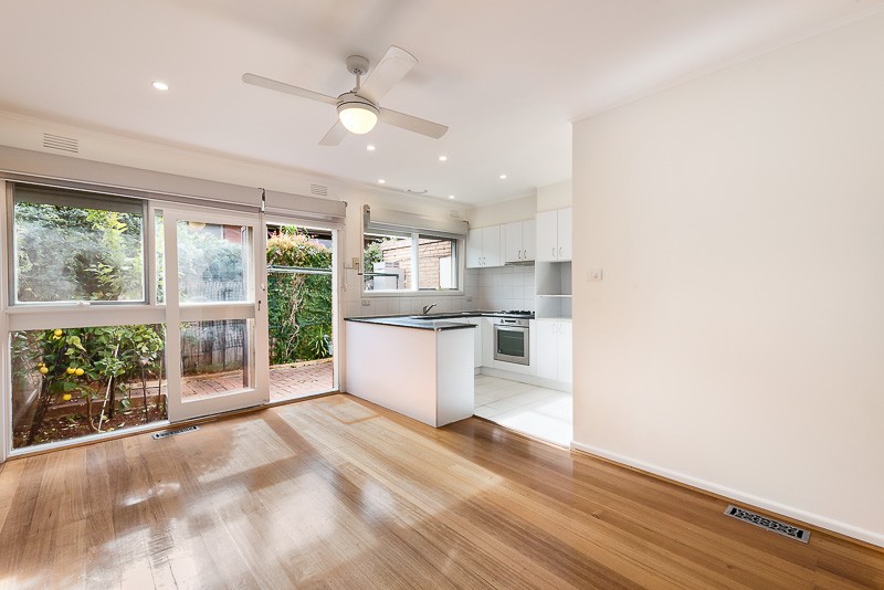 2/20 Wetherby Road, Doncaster, VIC 3108, Regency Downs - Thumbnail 2