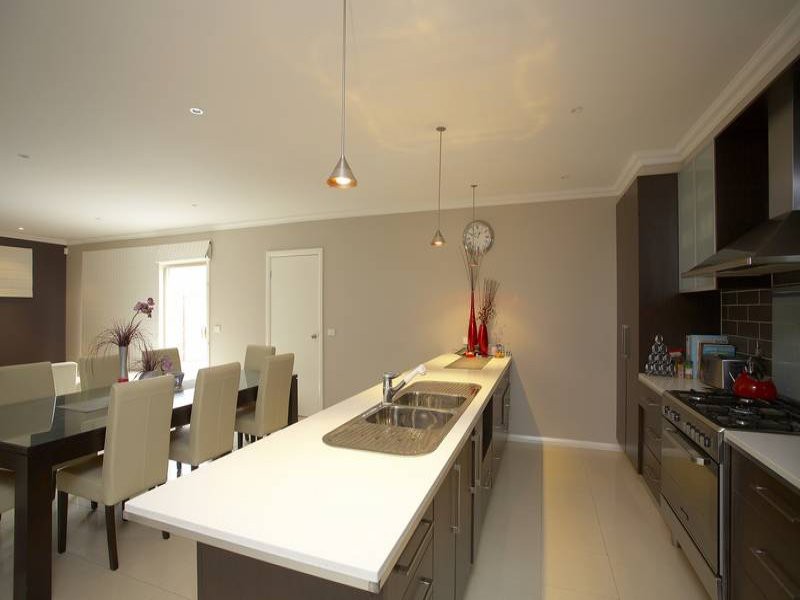 33 Lee Street, Deer Park, VIC 3023 - Thumbnail 2 - 23/05/2019