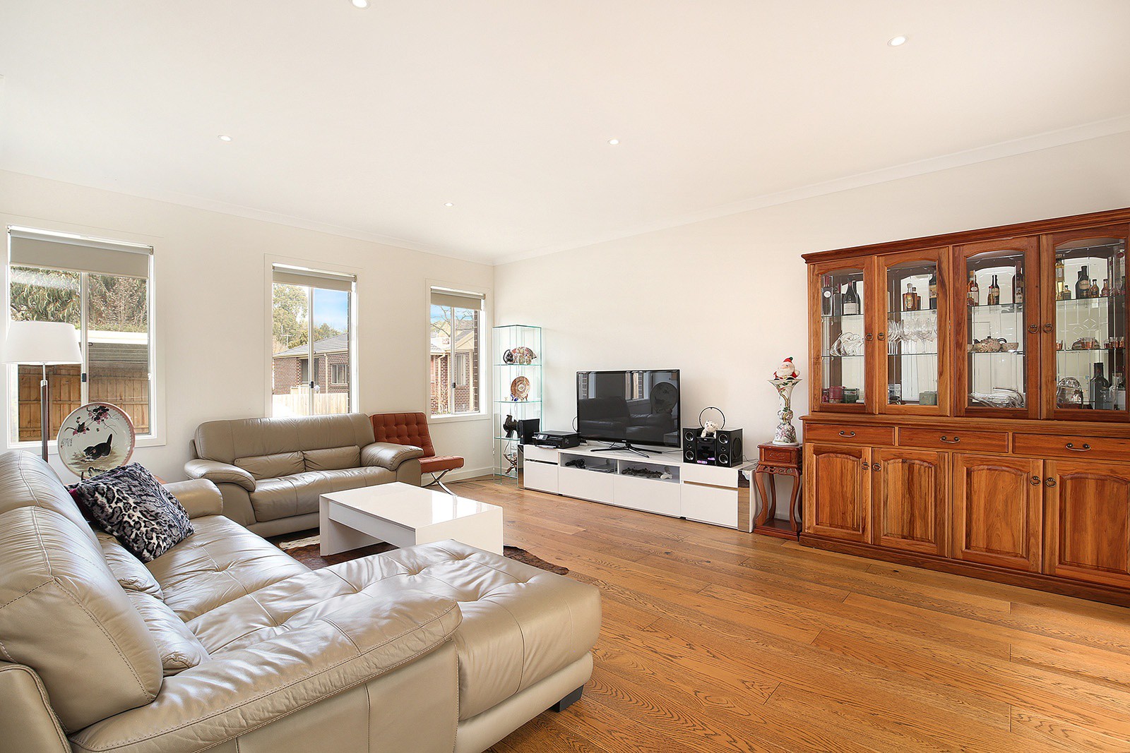 3/4 Downing StreetBlackburn, VIC 3130, Blackburn - Thumbnail 2