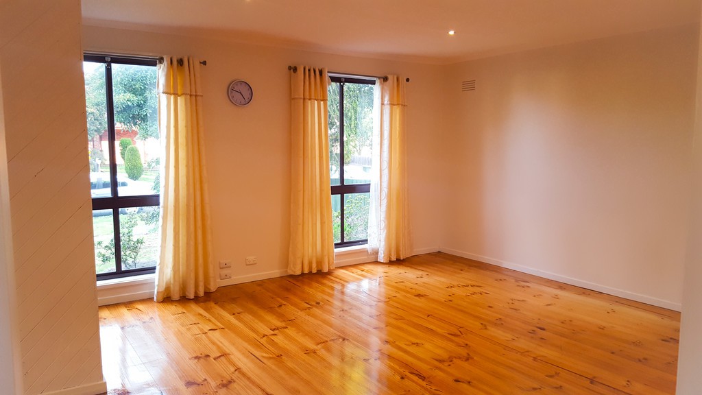 42 Blamey Avenue, Mill Park, VIC 3082 - Thumbnail 2 - 23/05/2019