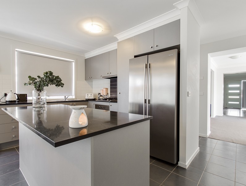 6 Kayla Avenue, Tarneit, VIC 3029 - Thumbnail 1 - 23/05/2019