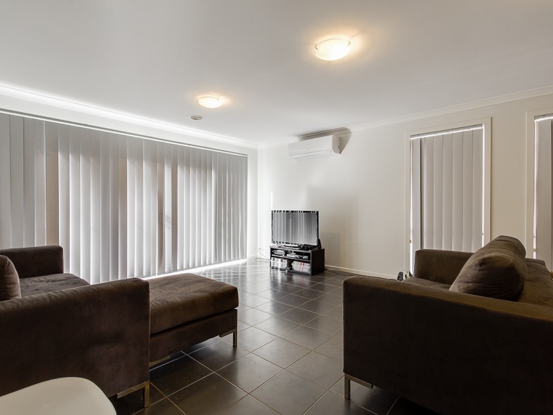 6 Kayla Avenue, Tarneit, VIC 3029 - Thumbnail 2 - 23/05/2019