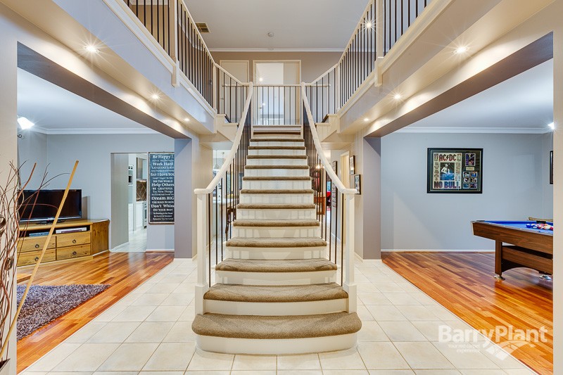 5 Mallard Close, Hillside, VIC 3037 - Thumbnail 2 - 20/05/2019