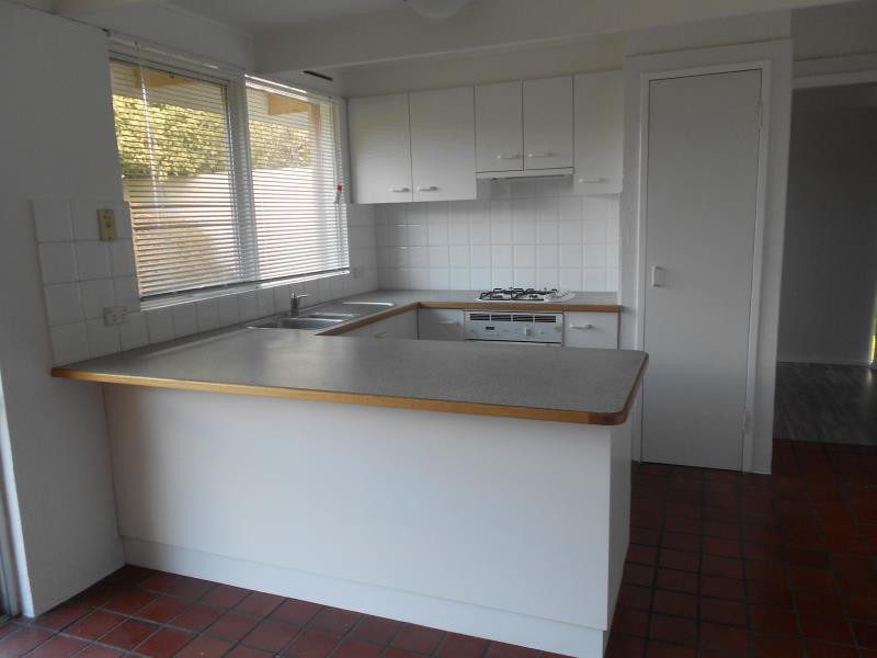 33 Charles Green Avenue, Endeavour Hills, VIC 3802 - Thumbnail 2 - 23/05/2019