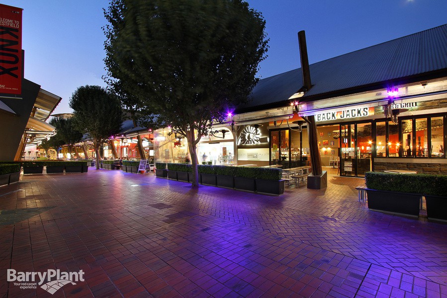 2 Gravillia Grove, Wantirna South, VIC 3152 - Thumbnail 2 - 20/05/2019