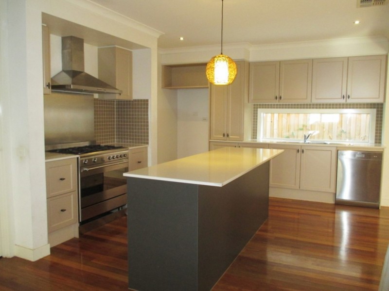 18 Chase Blvd, Berwick, VIC 3806 - Thumbnail 1 - 23/05/2019