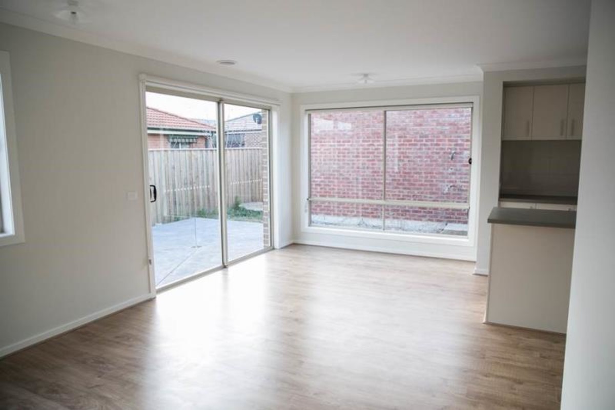 57 Arlington Avenue, Pakenham, VIC 3810 - Thumbnail 2 - 23/05/2019