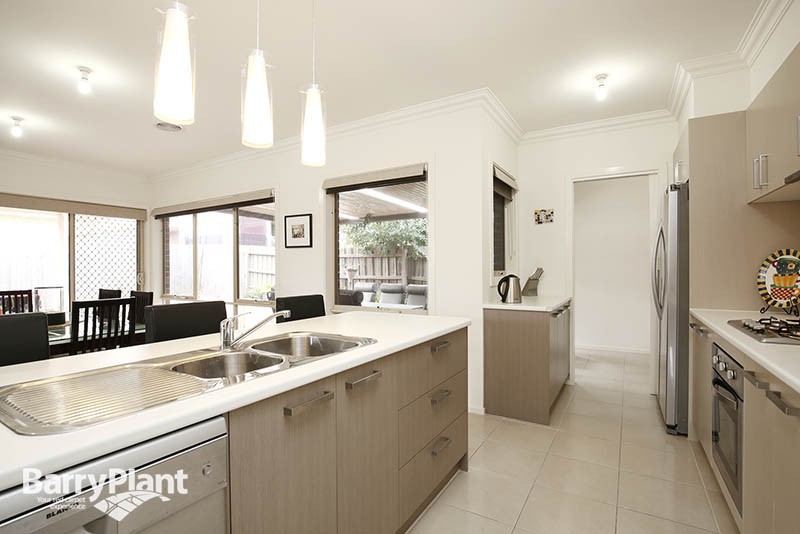 12 Moana Drive, Mooroolbark, VIC 3138 - Thumbnail 1 - 23/05/2019