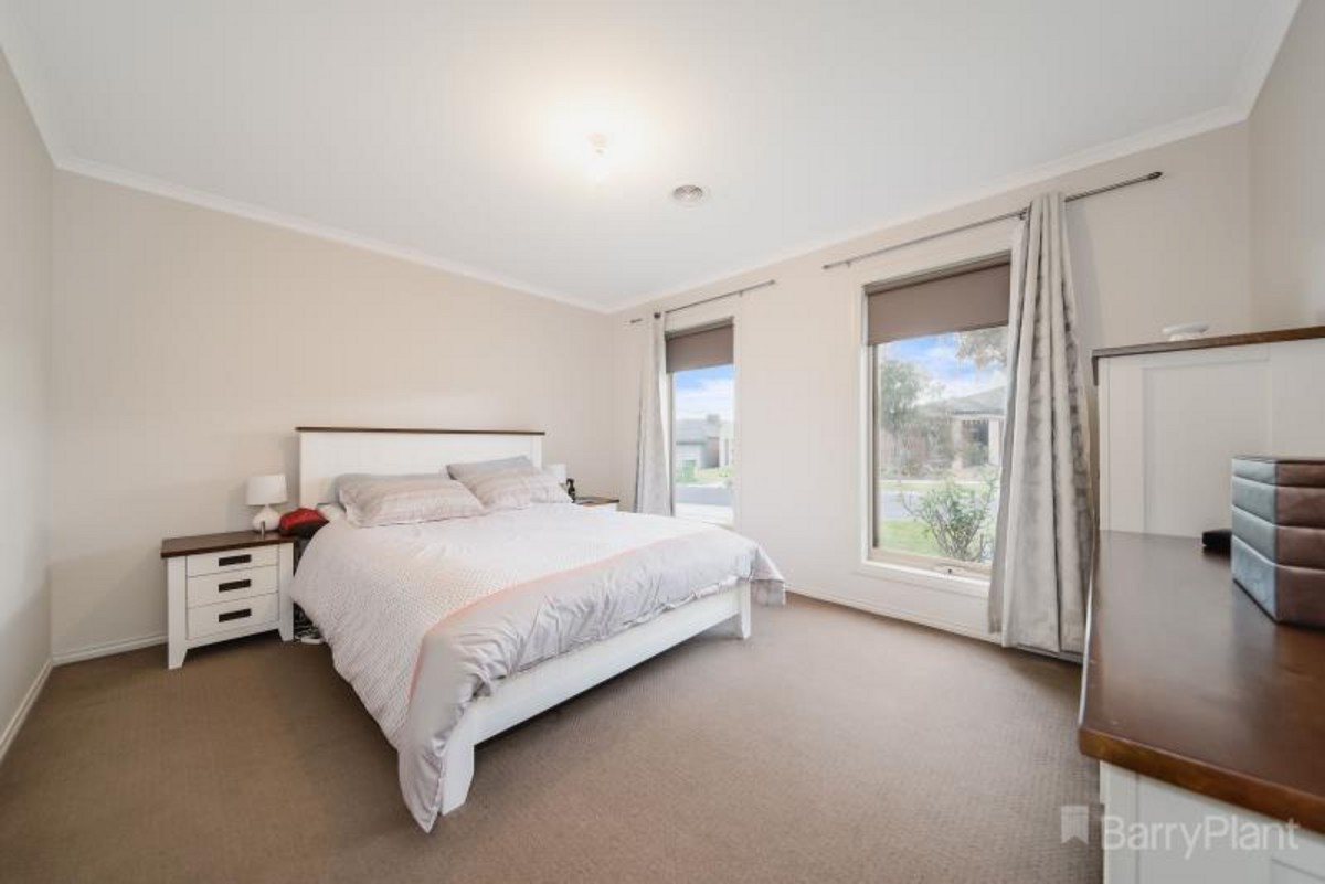 29 Sienna Way, Pakenham, VIC 3810 - Thumbnail 1 - 23/05/2019