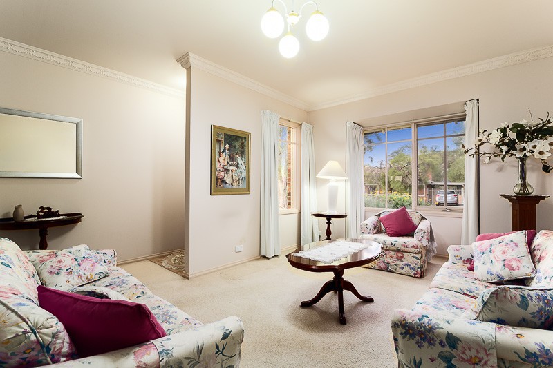 10 Bellevue Road, Eltham, VIC 3095 - Thumbnail 2 - 20/05/2019
