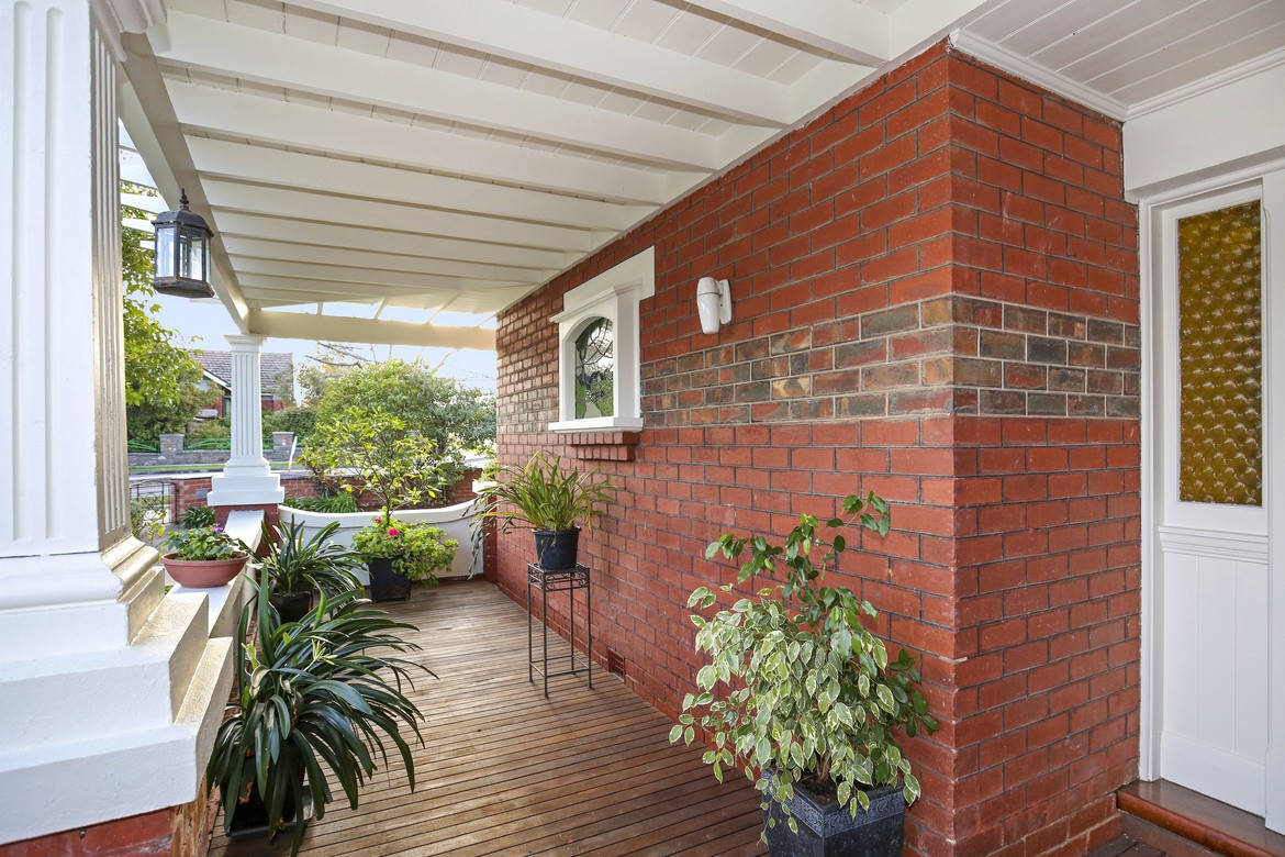 28 Oakhill Avenue, Reservoir, VIC 3073 - Thumbnail 2 - 20/05/2019