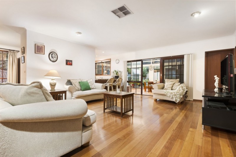 8 Alpine Way, Kilsyth, VIC 3137 - Thumbnail 2 - 20/05/2019