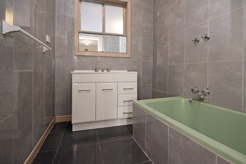 33 Poplar Street, Thomastown, VIC 3074 - Thumbnail 2 - 23/05/2019
